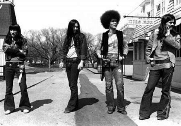 Flower Travellin' Band
