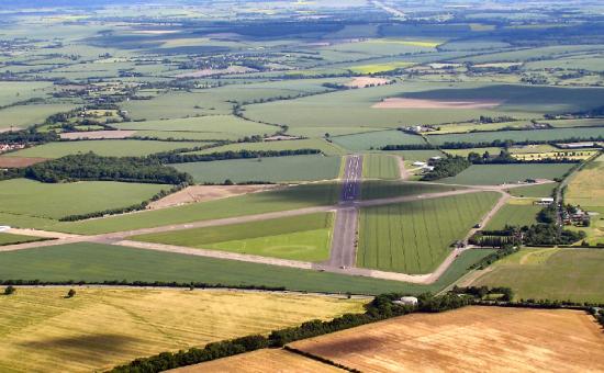 Vue aérienne de l'aérodrome de Bourne