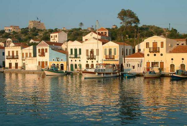 Le port de Castellorizon, évoqué dans le titre "On an Island"